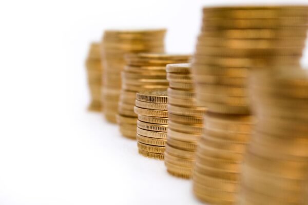 Unpacking Bias: The Advisors Role In Financial Decision-Making