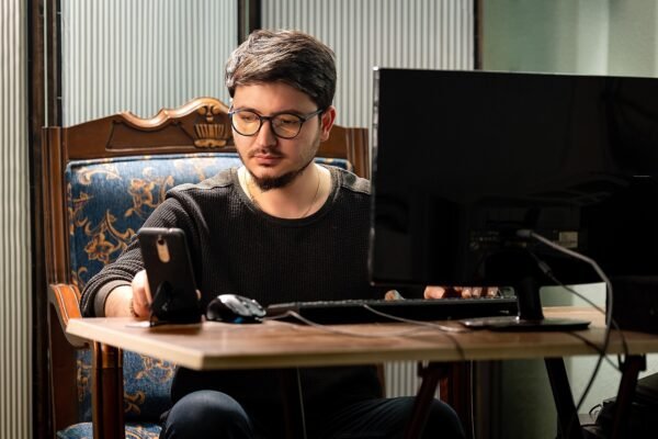 Telecommuting Architectures: Designing For Presence And Productivity