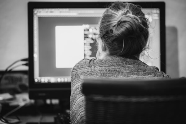 The Algorithmic Assembly: Cultivating Connection In Asynchronous Spaces